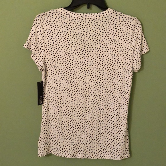 New with Tag Apt 9 Essentials White with Black Dots V-neck Shirt - Picture 3 of 3